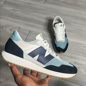 New Balance 237 Navy and Cream Casual Sneakers (9)